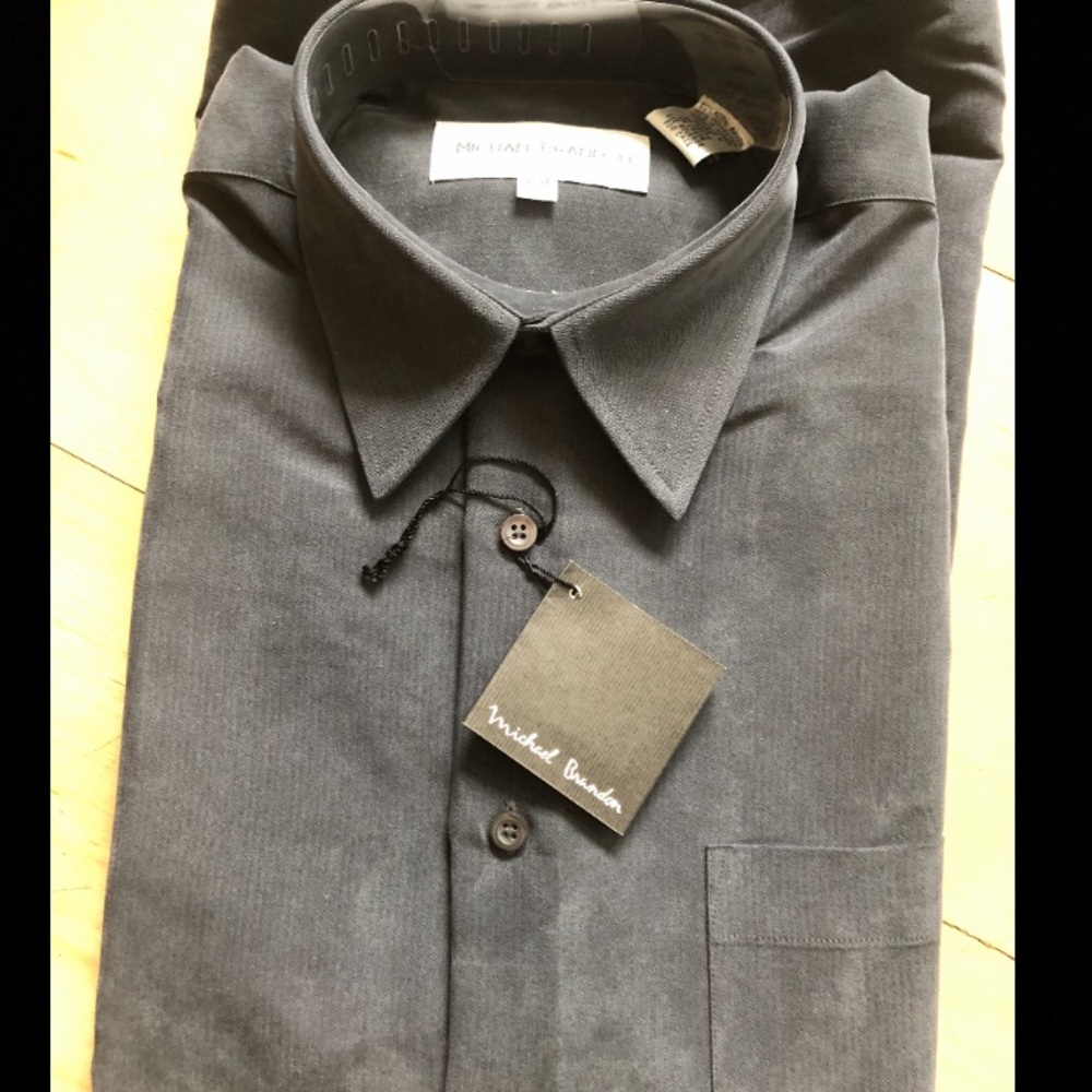 men’s gray button down shirt
